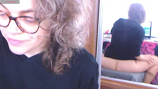 Snapshot of Ju-Hot chatting on 30, 1, 2025 Ju-Hot online show from 30, 1, 2025