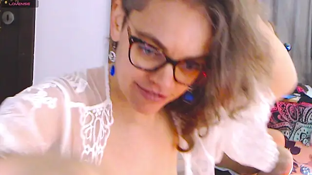 Snapshot of Ju-Hot chatting on 23, 2, 2025 Ju-Hot online show from 23, 2, 2025