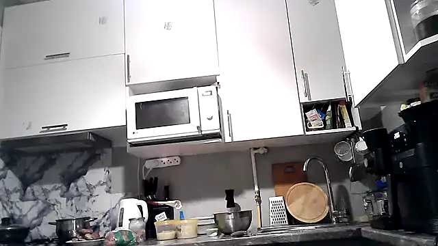 Snapshot of Misssweet_s chatting on 28, 11, 2025 Misssweet s online show from 28, 11, 2025