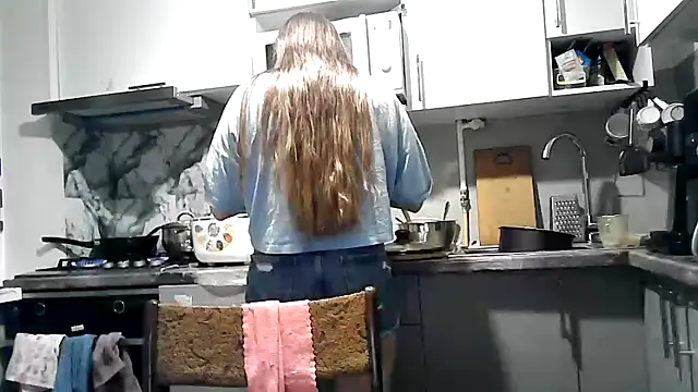 Snapshot of Misssweet_s chatting on 2, 12, 2025 Misssweet s online show from 2, 12, 2025