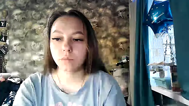 Snapshot of Misssweet_s chatting on 4, 12, 2025 Misssweet s online show from 4, 12, 2025