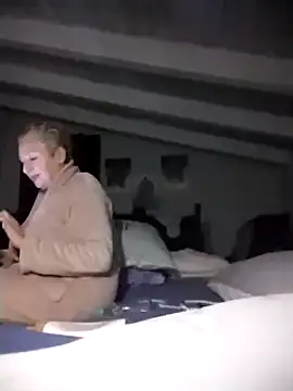 Snapshot of divinaerotica chatting on 4, 12, 2025 divinaerotica online show from 4, 12, 2025