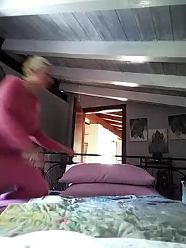 divinaerotica online show from 27, 4, 2026