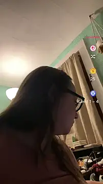 JuicyLuciee online show from 28, 2, 2025