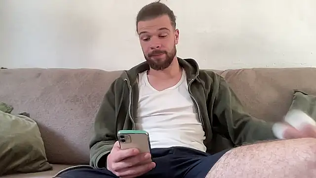 Snapshot of Kiffwahn chatting on 5, 10, 2025 Kiffwahn online show from 5, 10, 2025