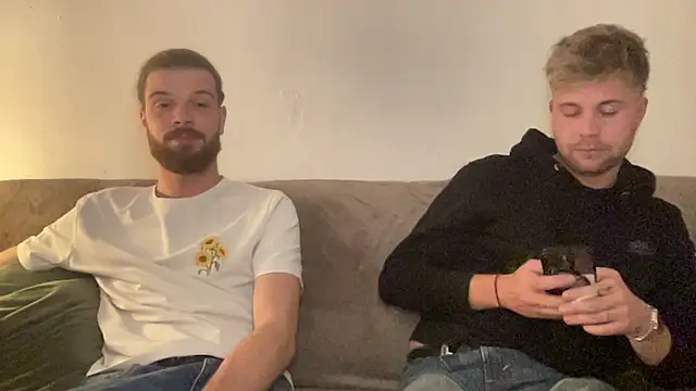 Snapshot of Kiffwahn chatting on 13, 10, 2025 Kiffwahn online show from 13, 10, 2025