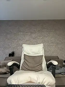 LillySquirtShot online show from 19, 5, 2026