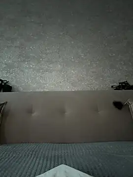LillySquirtShot online show from 23, 7, 2026