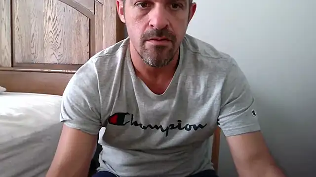 Snapshot of Troyt87 chatting on 21, 10, 2025 Troyt87 online show from 21, 10, 2025