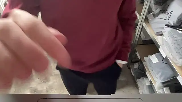 Snapshot of bullyboyy chatting on 11, 11, 2025 bullyboyy online show from 11, 11, 2025