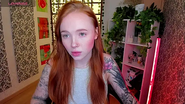 Maya Light online show from 8, 10, 2025