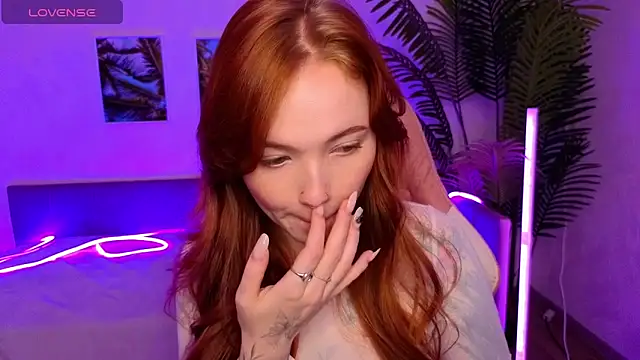 Maya Light online show from 19, 10, 2025