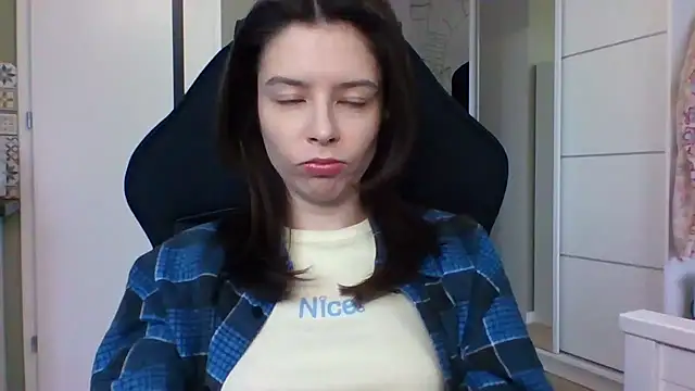 LariceSexy online show from 15, 12, 2025