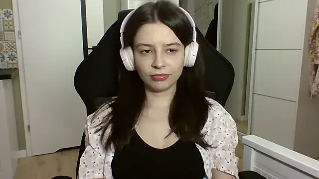 LariceSexy online show from 18, 4, 2026