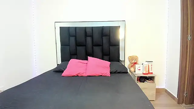 victoriacolin online show from 26, 2, 2025