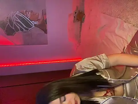 eileensophi online show from 6, 2, 2025