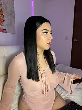 eileensophi online show from 9, 3, 2025