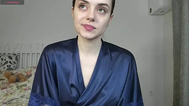 Snapshot of Hustle_Babyy chatting on 14, 9, 2025 Hustle Babyy online show from 14, 9, 2025