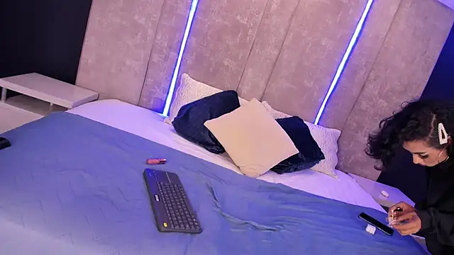 AliDiaz  online show from 18, 3, 2025