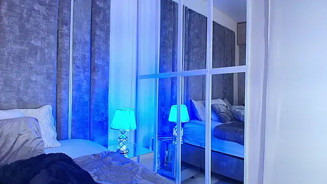 AliDiaz  online show from 7, 4, 2026