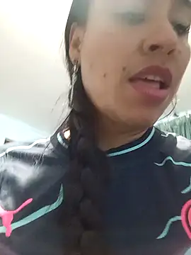 kamila lovee online show from 19, 3, 2025