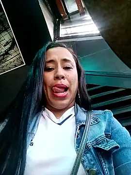 kamila lovee online show from 20, 3, 2025