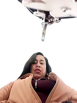 kamila lovee online show from 8, 10, 2025