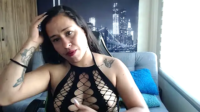 kamila lovee online show from 4, 11, 2025