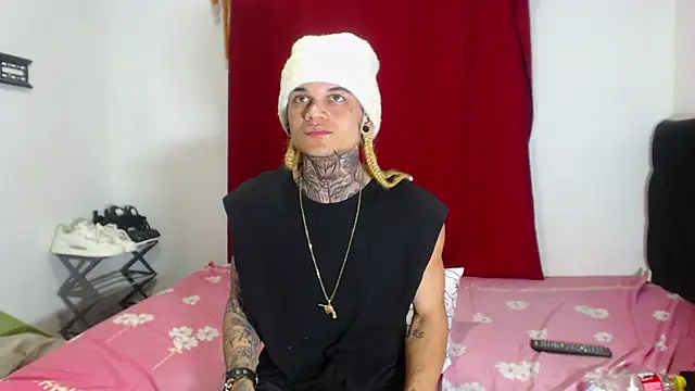 Snapshot of hot_man05 chatting on 30, 1, 2025 hot man05 online show from 30, 1, 2025