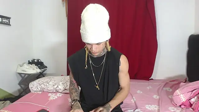 Snapshot of hot_man05 chatting on 31, 1, 2025 hot man05 online show from 31, 1, 2025