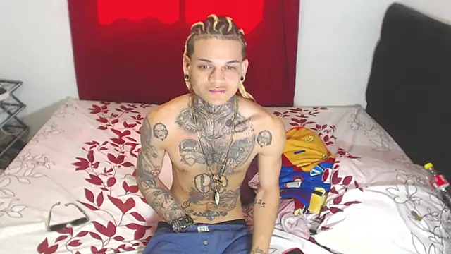 Snapshot of hot_man05 chatting on 3, 2, 2025 hot man05 online show from 3, 2, 2025