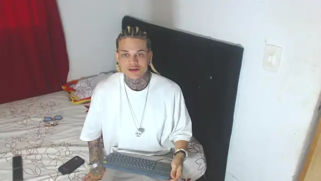 Snapshot of hot_man05 chatting on 16, 2, 2025 hot man05 online show from 16, 2, 2025