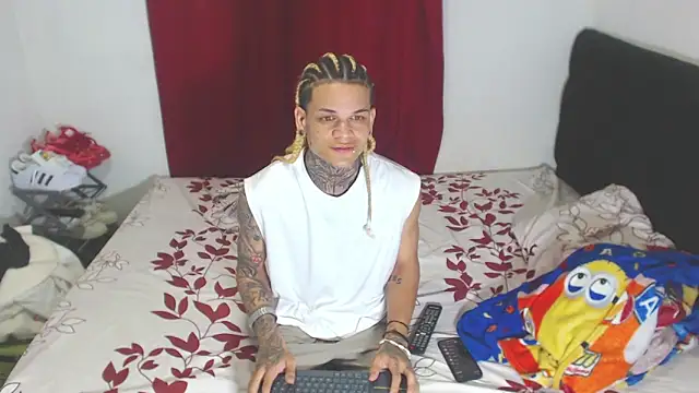 Snapshot of hot_man05 chatting on 18, 2, 2025 hot man05 online show from 18, 2, 2025