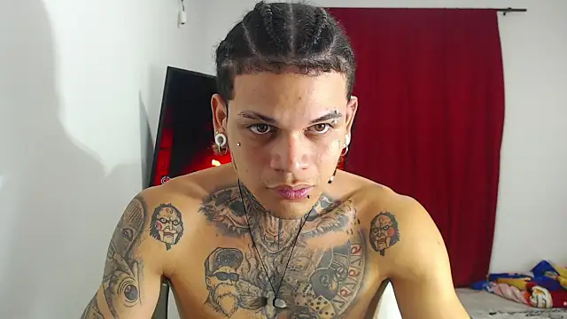 Snapshot of hot_man05 chatting on 16, 10, 2025 hot man05 online show from 16, 10, 2025