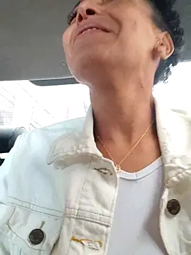 Snapshot of Lunasquirt1985 chatting on 19, 2, 2025 Lunasquirt1985 online show from 19, 2, 2025