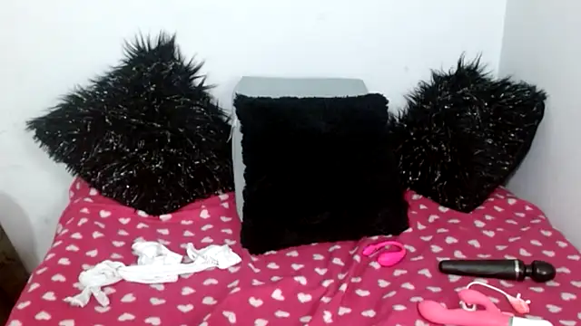 Snapshot of Lunasquirt1985 chatting on 9, 9, 2025 Lunasquirt1985 online show from 9, 9, 2025