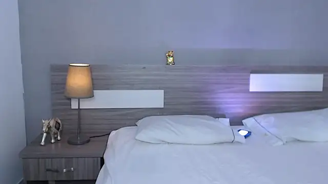 Liiamthompson online show from 28, 9, 2025