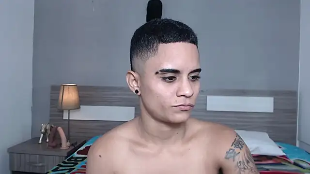 Liiamthompson online show from 17, 10, 2025