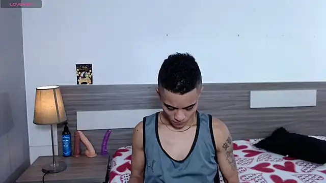 Liiamthompson online show from 21, 11, 2025