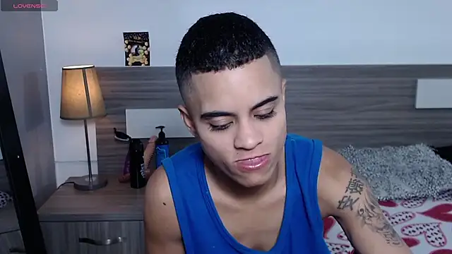 Liiamthompson online show from 23, 11, 2025