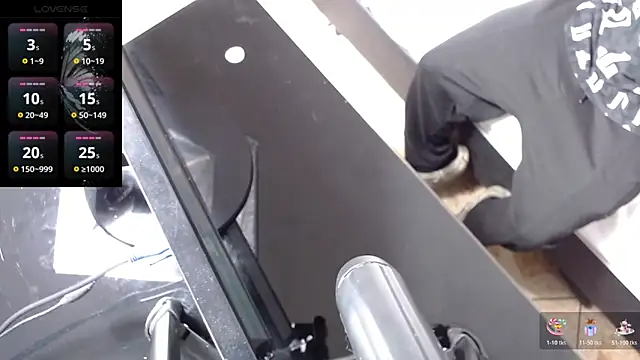 Liiamthompson online show from 2, 4, 2026