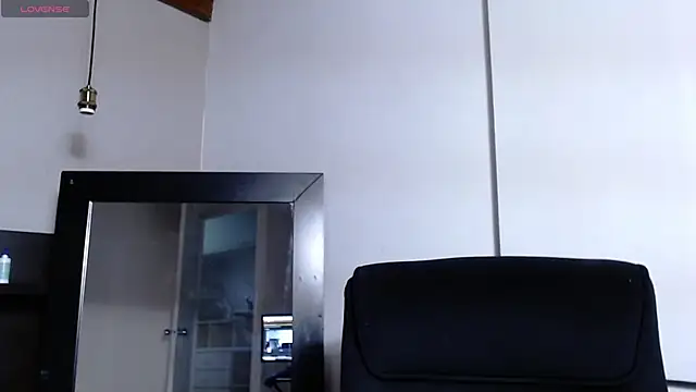 Liiamthompson online show from 22, 4, 2026