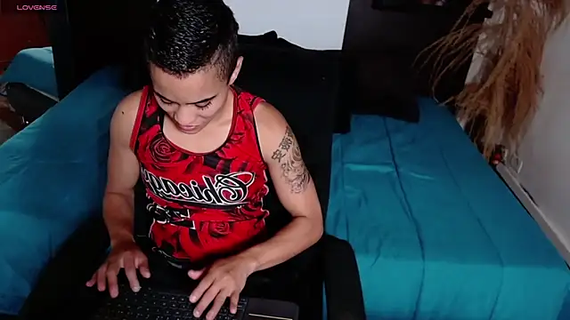 Liiamthompson online show from 27, 4, 2026