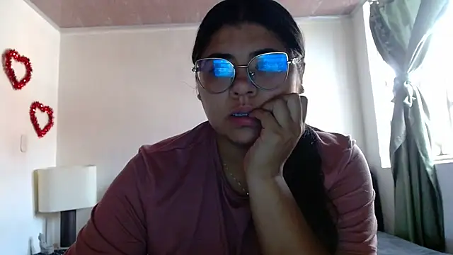 Snapshot of viccky_vick chatting on 8, 10, 2025 viccky vick online show from 8, 10, 2025