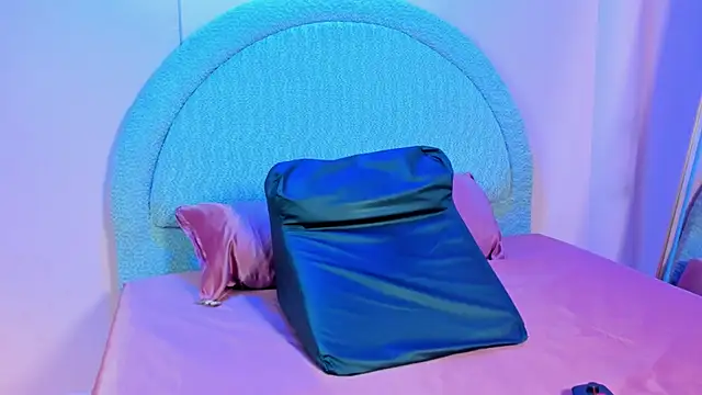 yeikafoxy online show from 19, 4, 2026