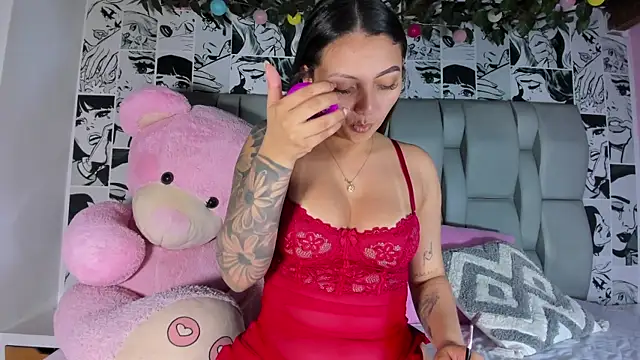 LucyRosse online show from 2, 6, 2026
