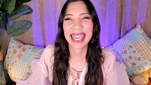 Snapshot of Miss_veronicaa2 chatting on 2, 6, 2026 Miss veronicaa2 online show from 2, 6, 2026