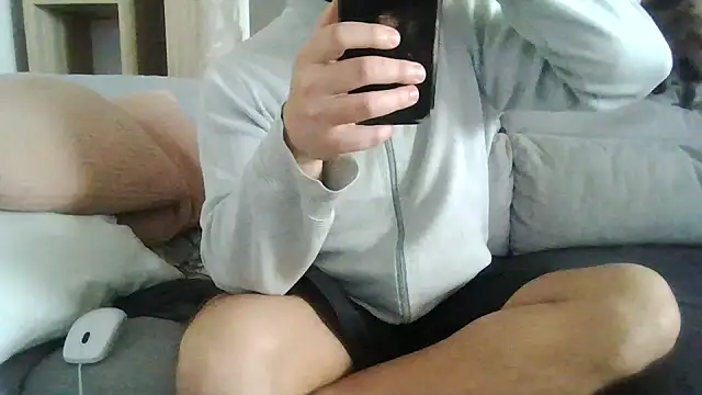 Snapshot of Zer_oki chatting on 18, 3, 2026 Zer oki online show from 18, 3, 2026