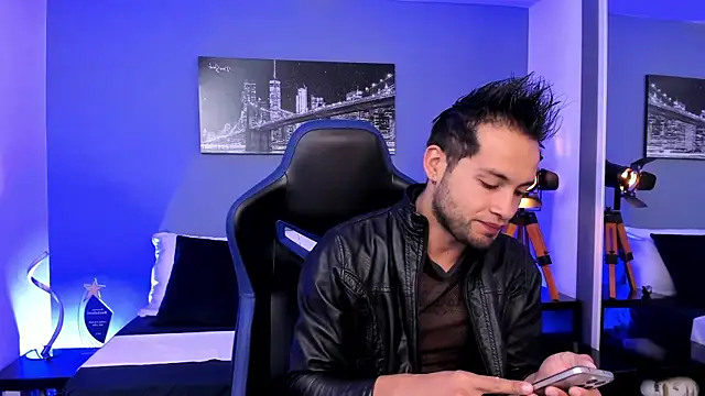 Snapshot of Max_Conor1 chatting on 18, 9, 2025 Max Conor1 online show from 18, 9, 2025