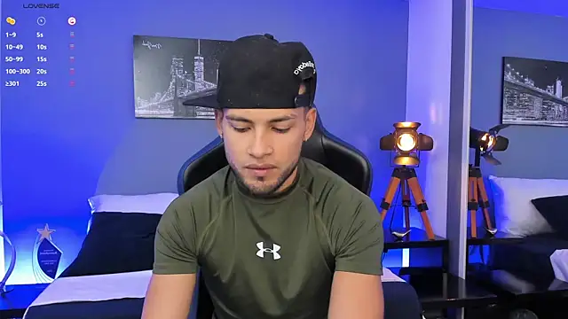 Snapshot of Max_Conor1 chatting on 8, 10, 2025 Max Conor1 online show from 8, 10, 2025